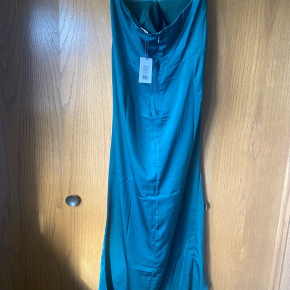 ShowPo Strapless Midi Dress - Emerald - Picture 2 of 6